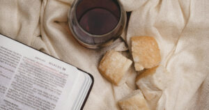 El vino en las religiones: Ritual y simbolismo