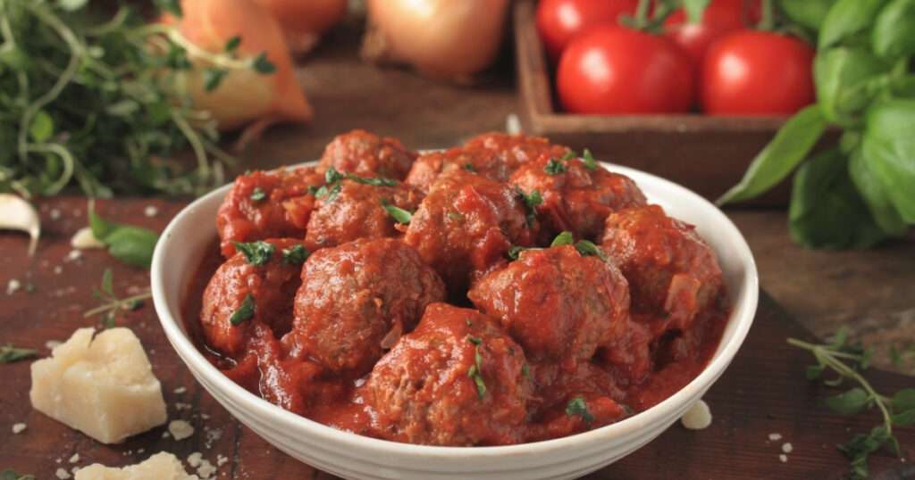Albóndigas en salsa de tomate