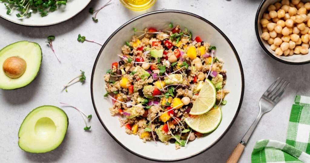 Ensalada de quinoa y aguacate