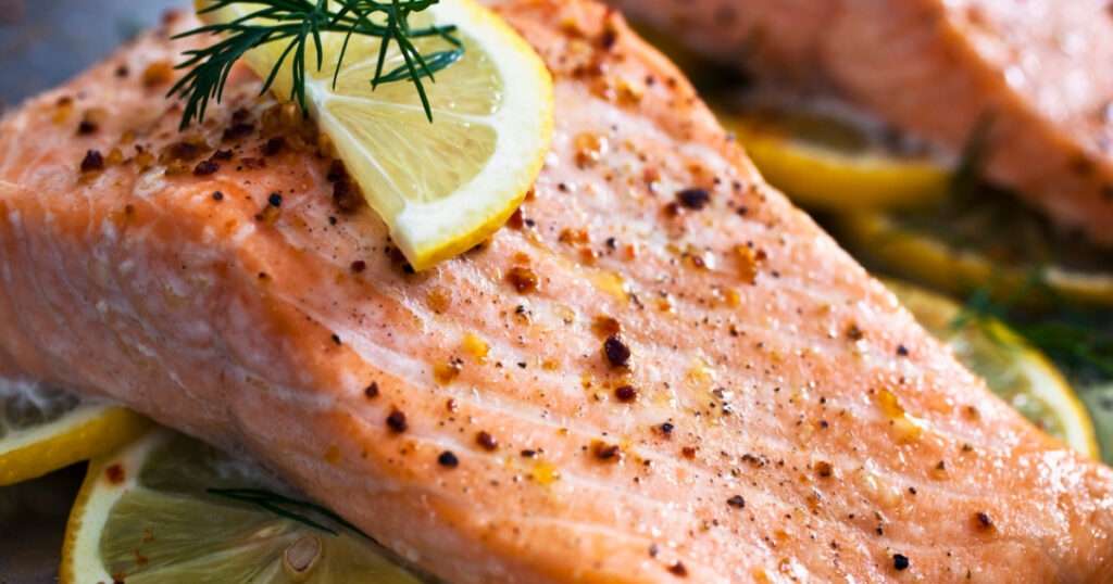 salmón al horno con limón y eneldo