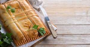 Empanada gallega de atún