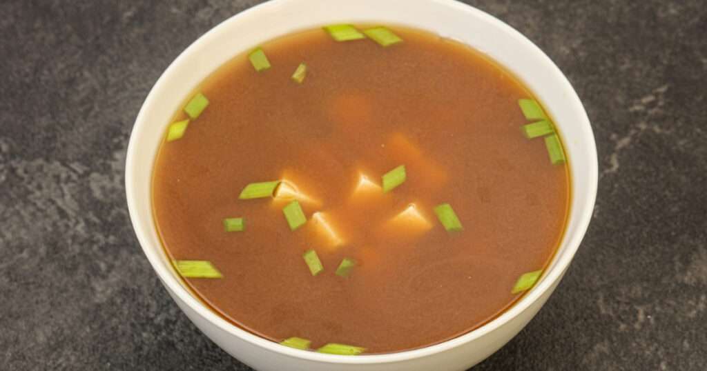 Sopa miso con tofu