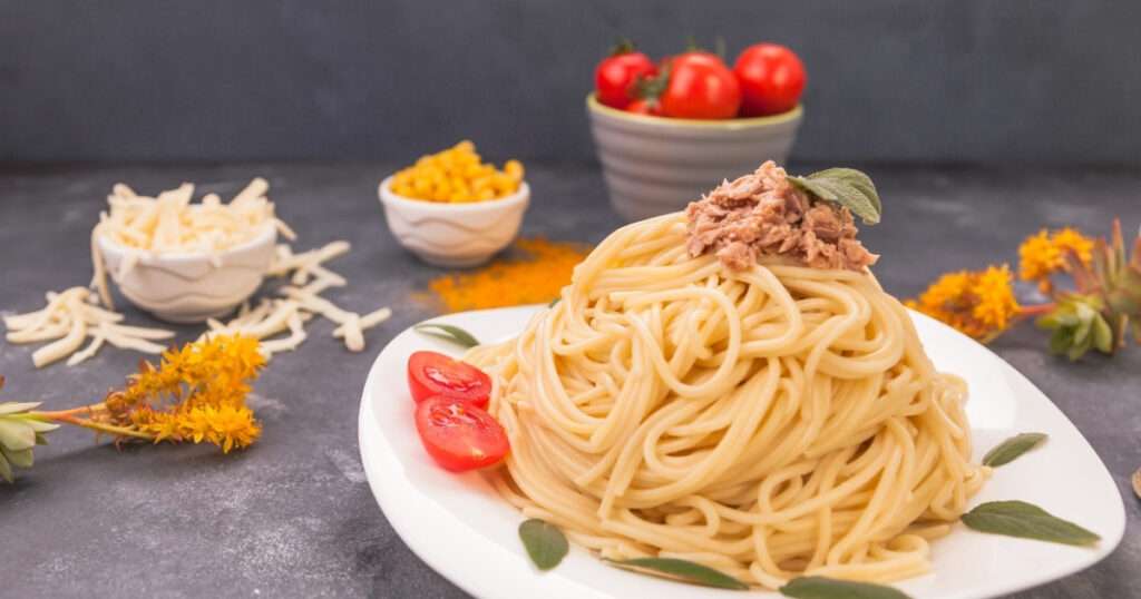 Espaguetis con atún