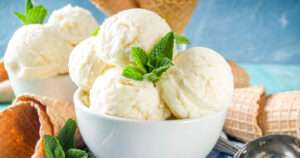 Helado casero de vainilla